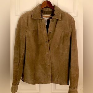 Suede Jacket Women’s. Size L. Shirt-style button front.
